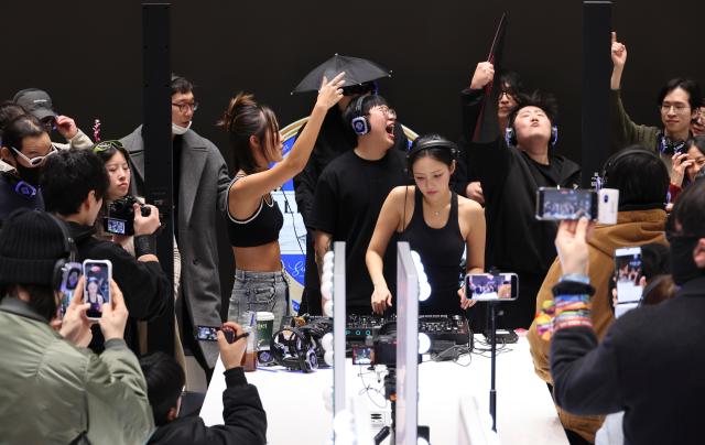 Participants dance at the “morning rave” event at the YLESS flagship store in Bukchon, central Seoul, where a DJ performance and beauty experiences drew about 200 attendees. March 7, 2026. AJP Yoo Na-hyun