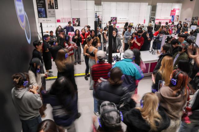 Participants dance at the “morning rave” event at the YLESS flagship store in Bukchon, central Seoul, where a DJ performance and beauty experiences drew about 200 attendees. March 7, 2026. AJP Yoo Na-hyun 2026.03.07