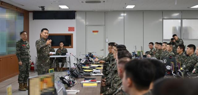 진영승 합참의장이 10일 연해병사·서방사를 방문해 연합·합동 작전태세를 점검하고 장병들을 격려했다 사진합동참모본부