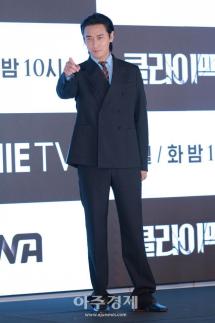 [포토] 포즈 취하는 주지훈