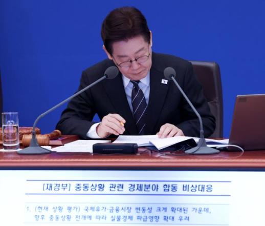 李 대통령, 김우석 방미심위 위원 재가…9명 구성 마무리