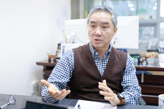 이승규 한국바이오협회 상임부회장이 경기 성남시 판교 바이오협회에서 아주경제신문과 인터뷰를 하고 있다 사진유대길 기자 dbeorlf123ajunewscom