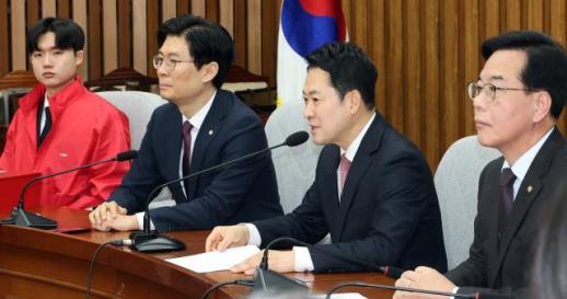 국민의힘, 청년 인재 16명 영입…미래로 나아가는 동력 되길