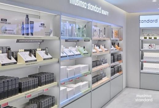 고마진에 락인 효과까지…유통가 뷰티 PB 전쟁