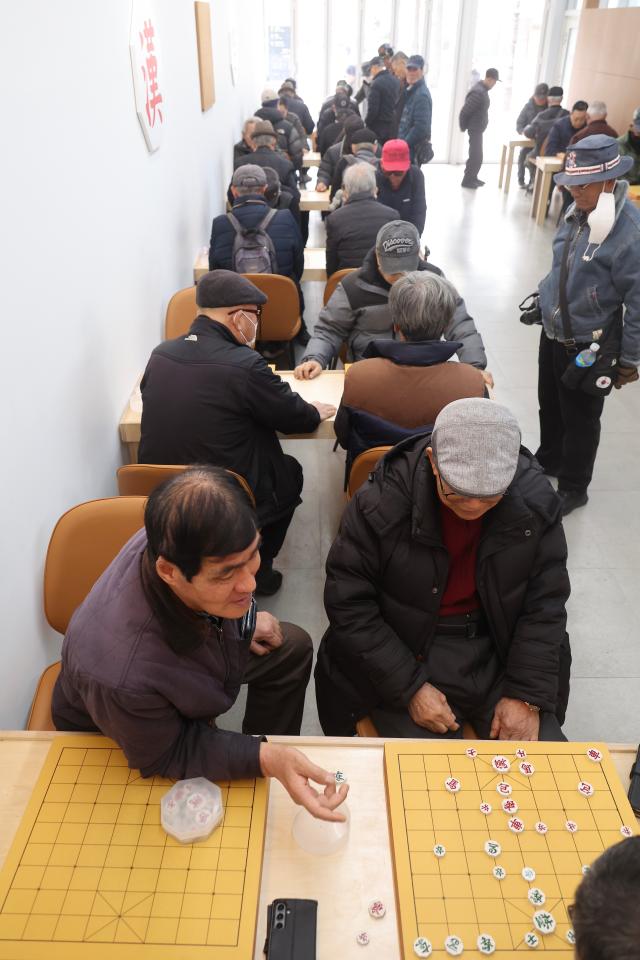 Seniors play janggi at Tapgol Senior Culture Playground in Jongno-gu Seoul March 11 2026 AJP Han Jun-gu