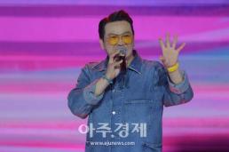 MC딩동, 생방송 도중 여성 폭행…무슨 일?