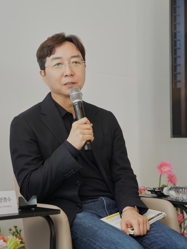 유현준 홍익대학교 건축학과 교수 사진에어비앤비