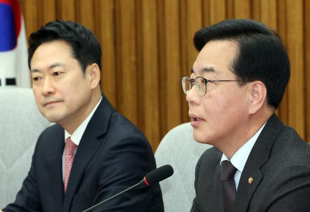 송언석 국민의힘 원내대표오른쪽 두 번째가 지난 11일 국회에서 열린 지역발전 인재 영입 환영식에서 발언하고 있다 사진연합뉴스