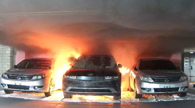 지하주차장 전기차 화재 실험 현장모습 사진LH