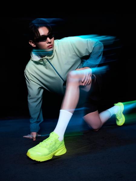 젝시믹스 전속 모델 덱스의 2026 SS RX러닝라인 화보 사진젝시믹스