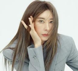 김완선, 미등록 기획사 혐의로 검찰행…또 1인 기획사