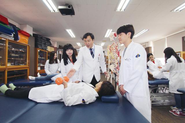 선린대 물리치료학과 수업 장면 사진선린대학교