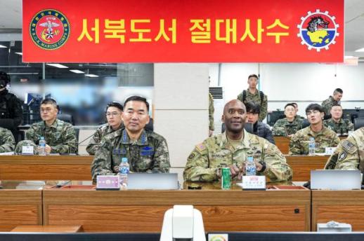 합참의장, 브런슨 사령관과 서해 최북단 백령도 연합 태세 점검