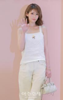 [포토] 포즈 취하는 전소미 (프라다)