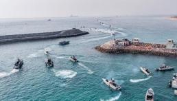 미국, 해상 적재 러시아산 원유 한시 판매 허용…유가 급등 대응