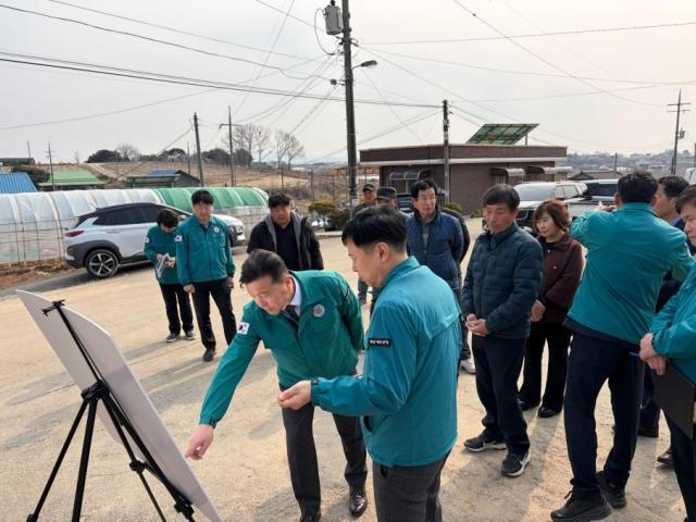 최재구 예산군수 사업장 현장답사 모습사진예산군