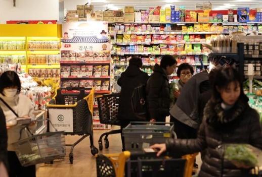 Chính phủ Hàn Quốc thúc đẩy ổn định giá thực phẩm…Bánh mì, mì ăn liền đồng loạt hạ giá