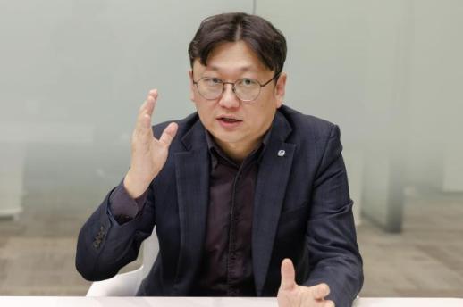 [일문일답] 김동환 우리자산운용 채권운용부문장 주식 쏠림 시대, 현명한 투자자는 파킹으로 기회를 산다