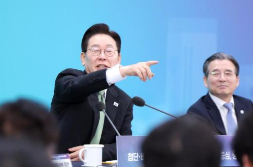 李 석유 최고가격제 위반 주유소, 신고해달라…오일콜센터 안내까지(종합)