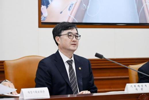 정부 주말 반납하고 추경안 조속 마련해야…중동 상황 대응 차관회의 개최