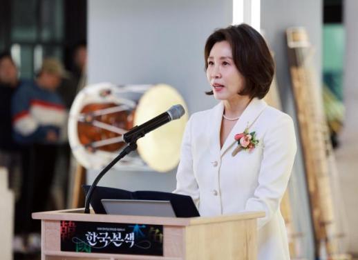 김혜경 여사 전통문화 관심·인기, 장인에 창작 원동력 되길