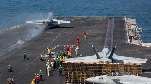 이란 공격에 나선 미군 항공모함사진연합뉴스
