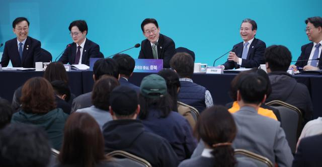 李대통령 허위주장 그대로 옮기는 언론…흉기보다 무서운 것