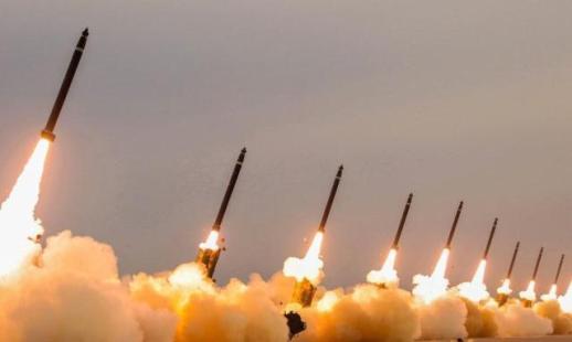 트럼프 러브콜에도...北, 탄도미사일 10여발 발사(종합)