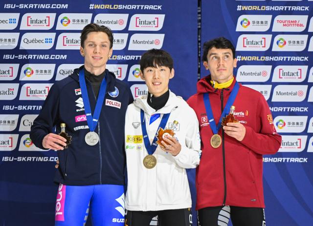 임종언가운데은 15일한국시간 캐나다 몬트리올의 모리스 리처드 아레나에서 열린 2026 국제빙상경기연맹ISU 쇼트트랙 세계선수권대회 남자부 1000ｍ 결승에서 2분14초974의 기록으로 우승했다 사진연합뉴스·로이터