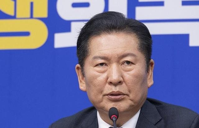 정청래 더불어민주당 대표가 16일 국회에서 열린 최고위원회의에서 발언하고 있다 사진연합뉴스