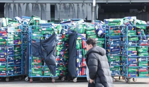 쿠팡 반전 카드로 떠오른 로저스 현장行…민심 회복 시험대