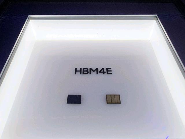  Courtesy of Samsung Electronics