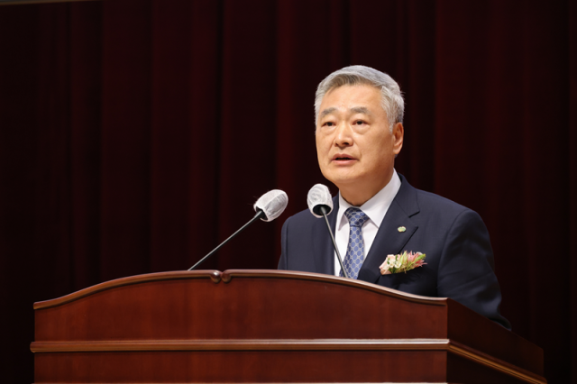 김회천 한국수력원자력 신임 사장이 18일 경주에 위치한 한수원 본사에서 취임식을 갖고 공식 업무에 들어갔다사진한수원