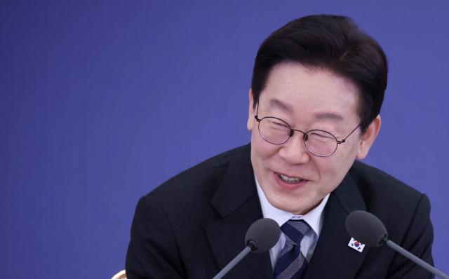 이재명 대통령이 18일 청와대에서 열린 자본시장 안정과 정상화 간담회에서 발언하고 있다 사진연합뉴스
   