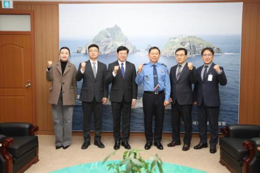 동해해경청, 주한 중국대사관 총영사 접견…중국어선 긴급피난 등 협력 강화 논의 外