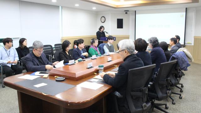 제21회 시흥갯골축제 추진위원회가 회의를 하고 있다 사진시흥시