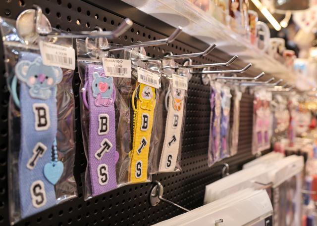 Various unofficial goods are being sold at gift shops throughout Seoul March 19 2026 AJP Yoo Na-hyun