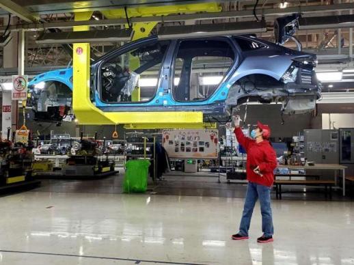 中, 전기차 업계 소집 과잉경쟁 자제·내수진작 동참 주문