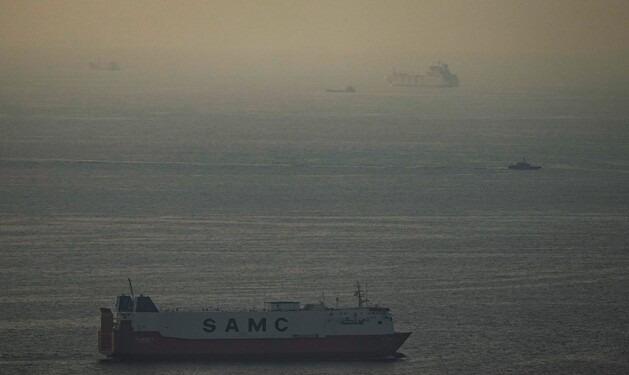 호르무즈 해협으로 향하는 화물선사진AP 연합뉴스