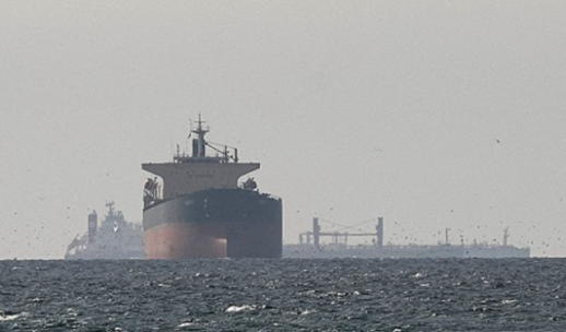 미국, 이란산 원유 제재 해제 검토…유가 방어 총력전