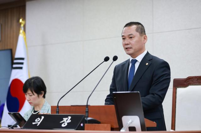 이호성 무안군의회 의장이 제307회 임시회 2차 본회의에서 폐회사를 하고있다사진 김옥현 기자