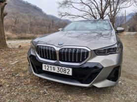 BMW 520i M Sport Review: Smooth Turbo-Hybrid Power, Stable Ride and More Space