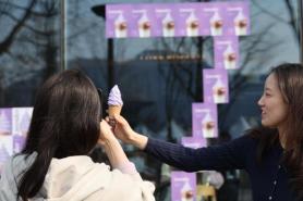 BTS Live D-1: Gwanghwamun already bustling with crowds and excitement