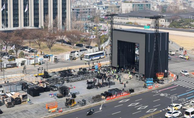 The main stage for Gwanghwamun puts final touche before March 21 2026 concert March 20 2026 AJP Yoo Na-hyun