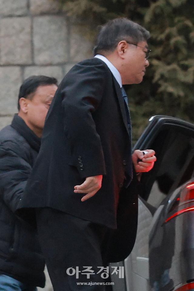 [포토] ​​​​​​​정몽진 KCC 회장, 고 정주영 명예회장 25주기 제사 참석