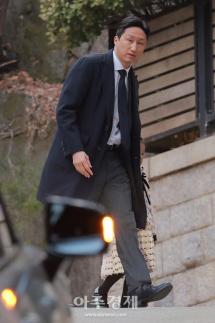 [포토] ​​​​​​​정기선 HD현대 회장, 고 정주영 명예회장 25주기 제사 참석