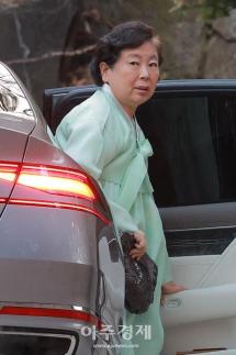 [포토] 현정은 현대그룹 회장, 고 정주영 명예회장 25주기 제사 참석