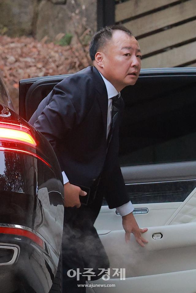 [포토] ​​​​​​​정일선 현대비앤지스틸 사장, 고 정주영 명예회장 25주기 제사 참석