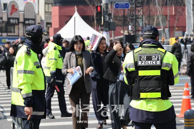 경찰 통제 중인 광화문 네거리사진유나현 촬영기자