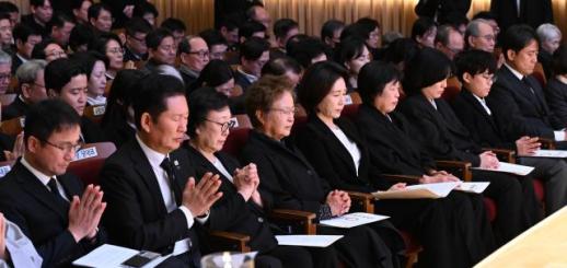 김혜경 여사, 문재인 전 대통령 장모상 조문